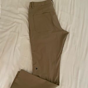 Lululemon men’s ABC pants, khaki